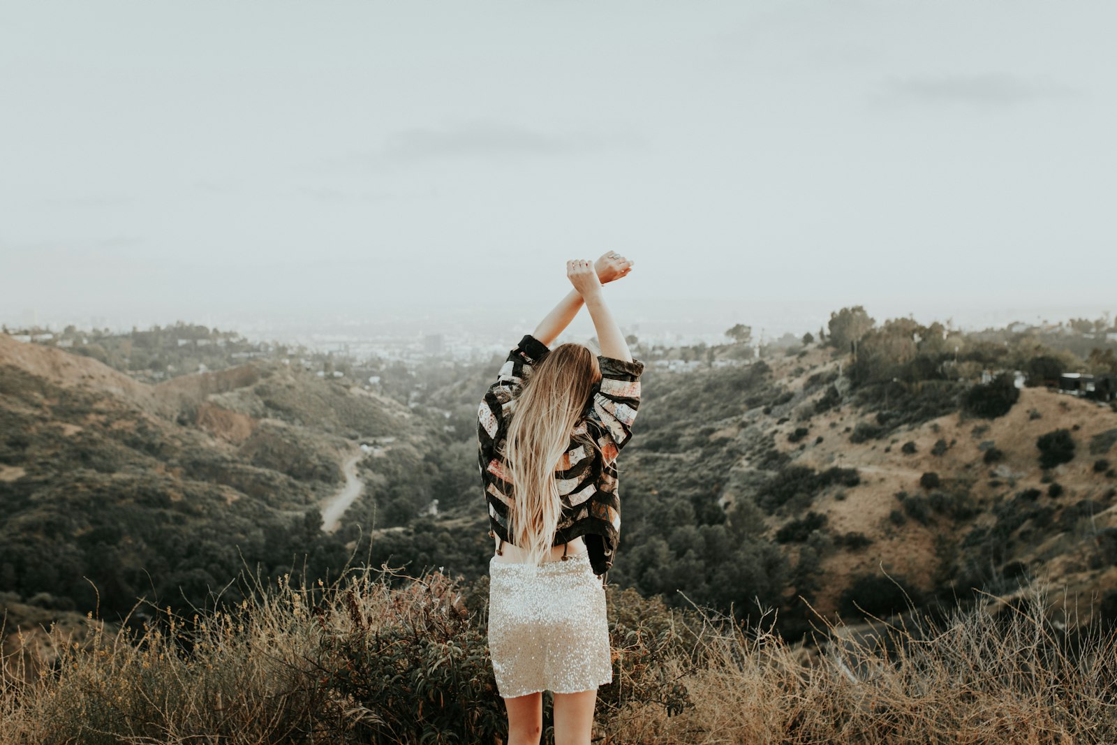 Sigma 35mm F1.4 DG HSM Art sample photo. Woman standing on top photography