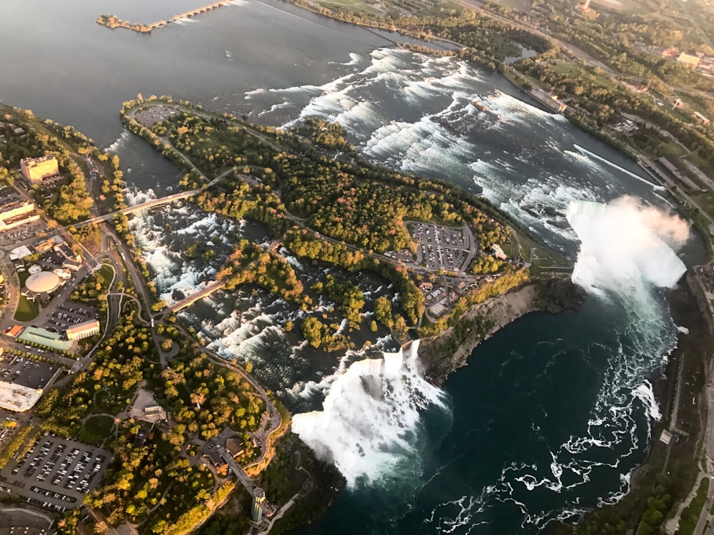 birdseye view photography of body of water