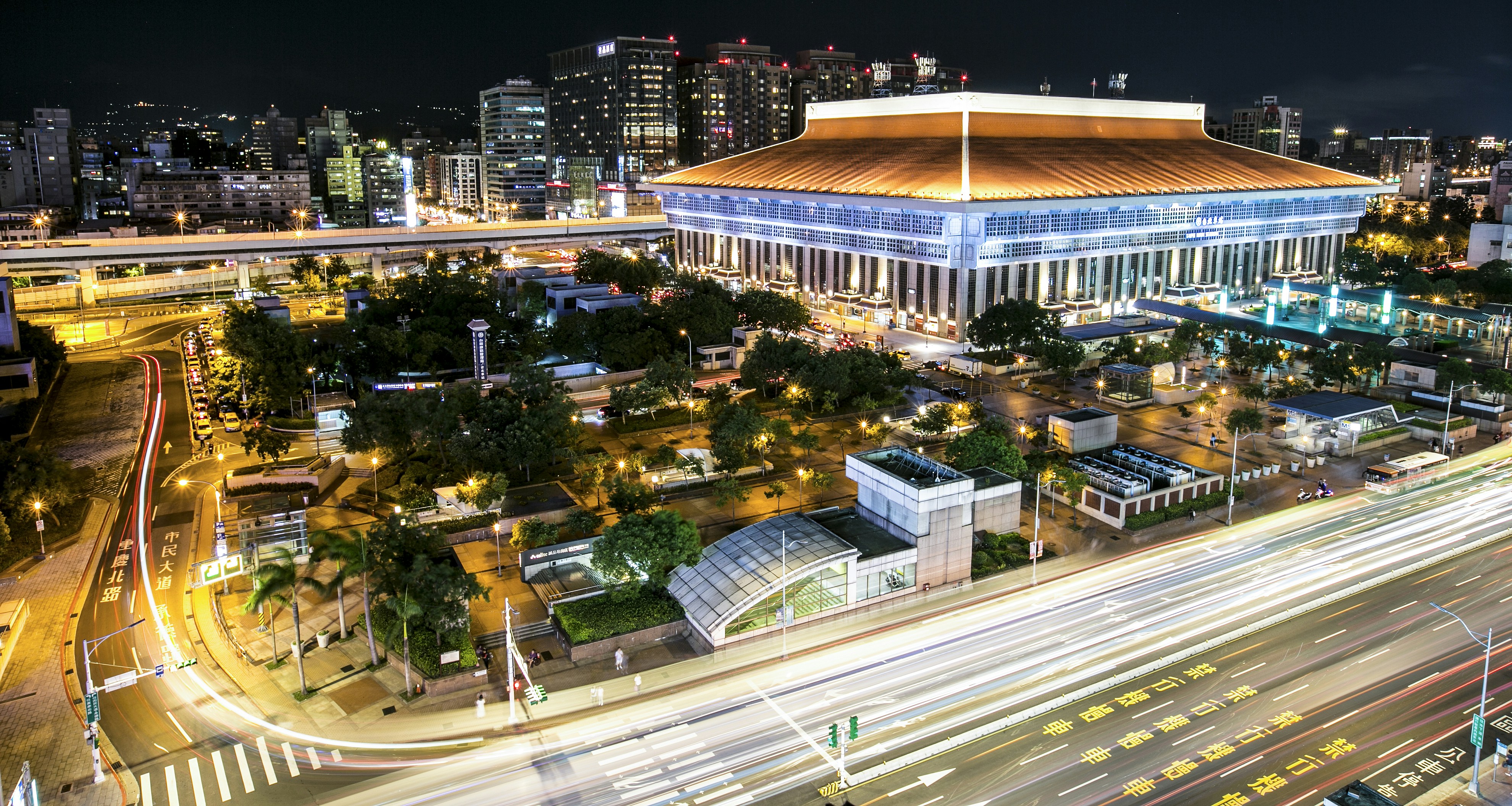 time-lapse photography of city