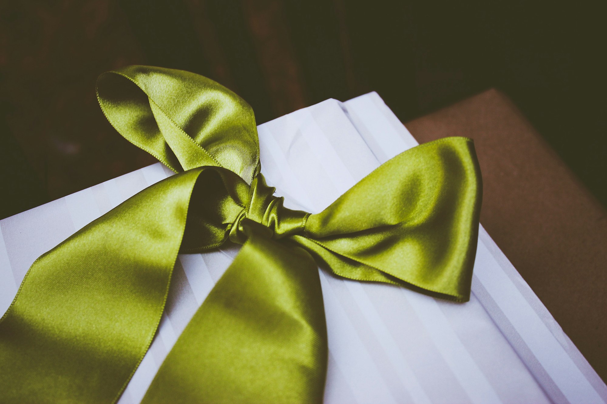 Green Satin bow 