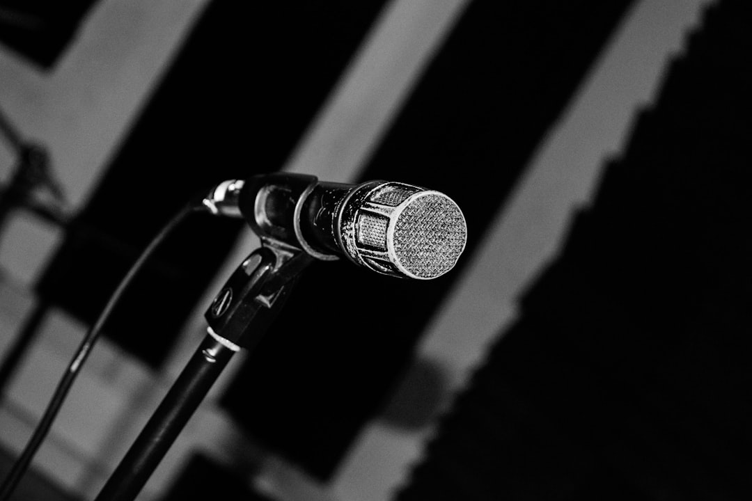 microphone with stand