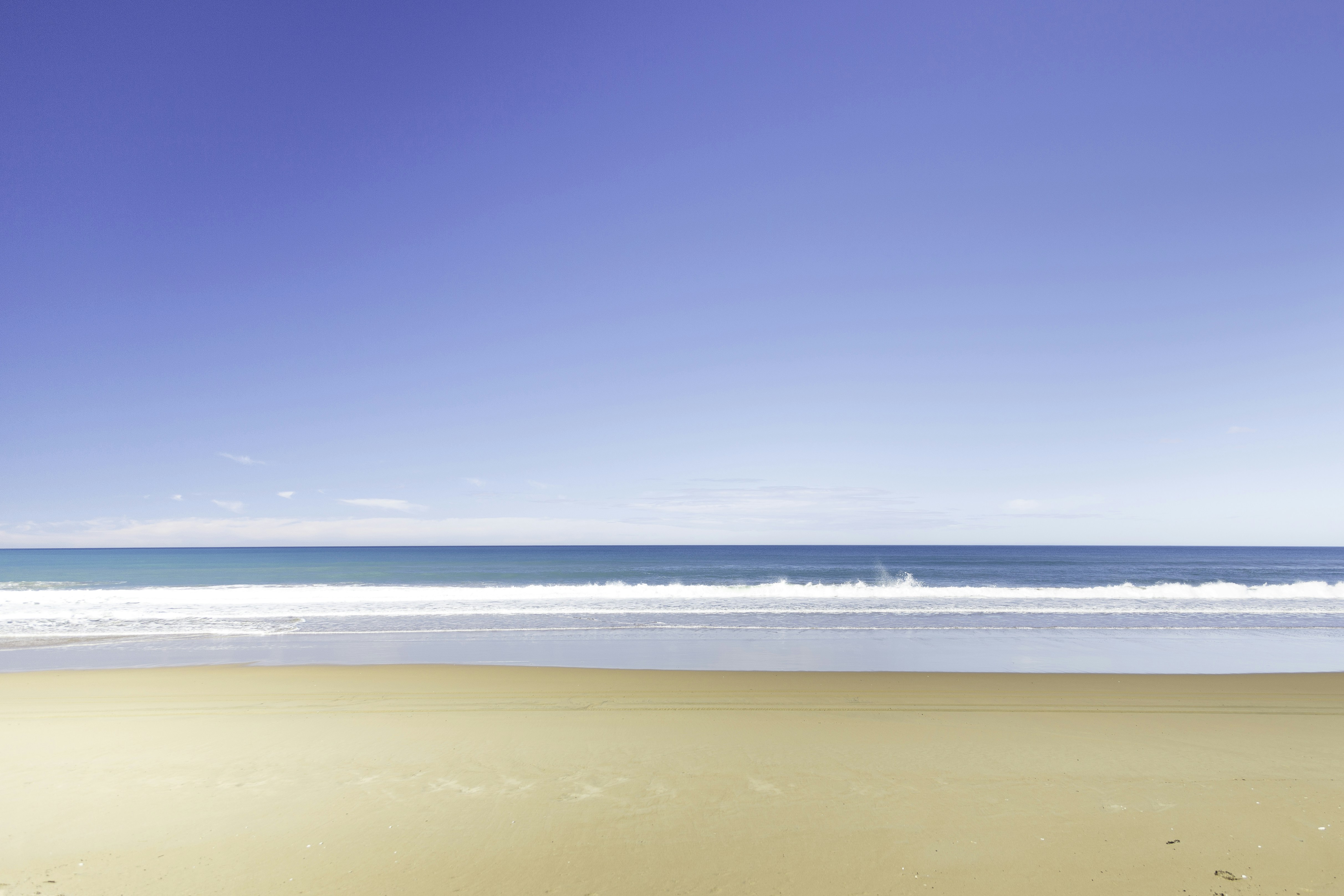 photo of sea waves