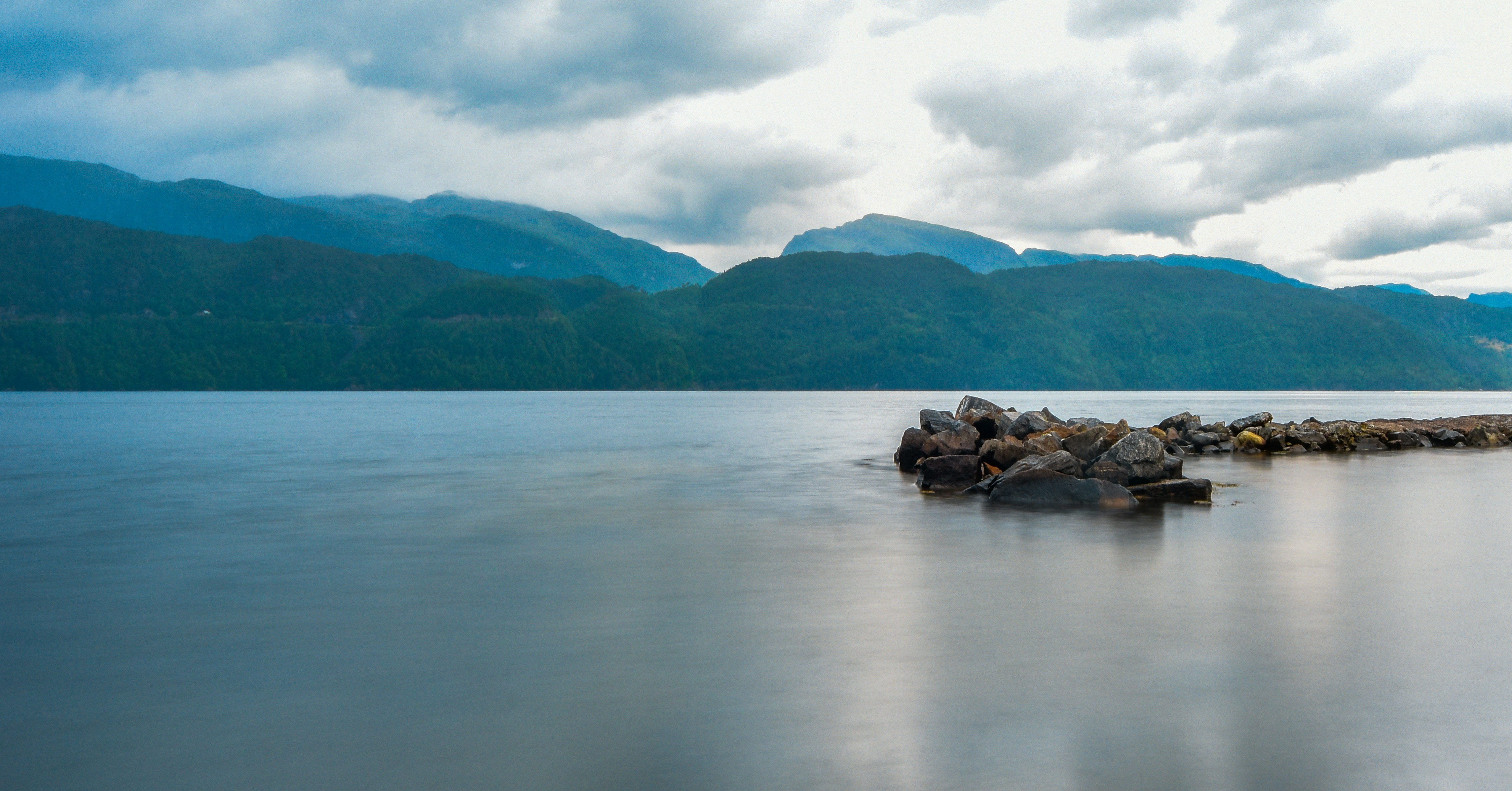 Photo by lachlangowen