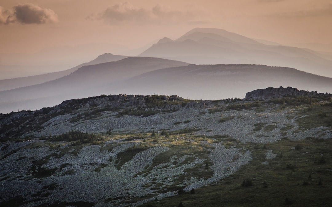 travelers stories about Hill in Poperechnaya Gora, Russia