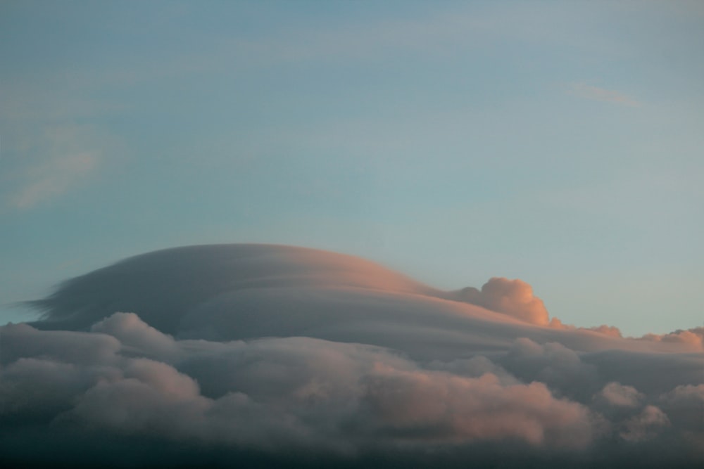 closeup photo of calm sky during daytime