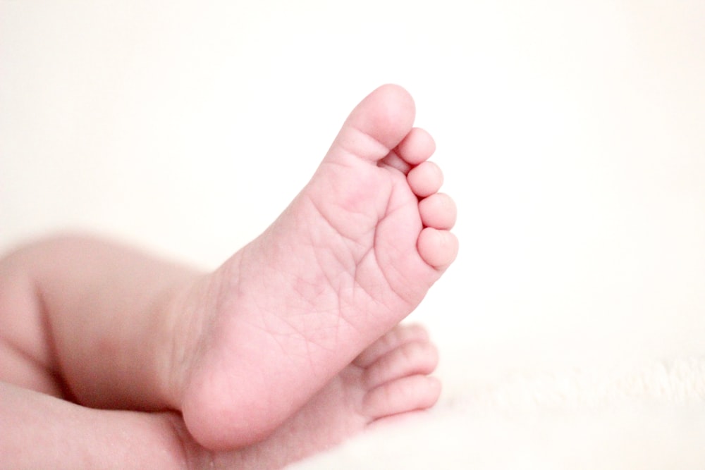 赤ちゃんの足