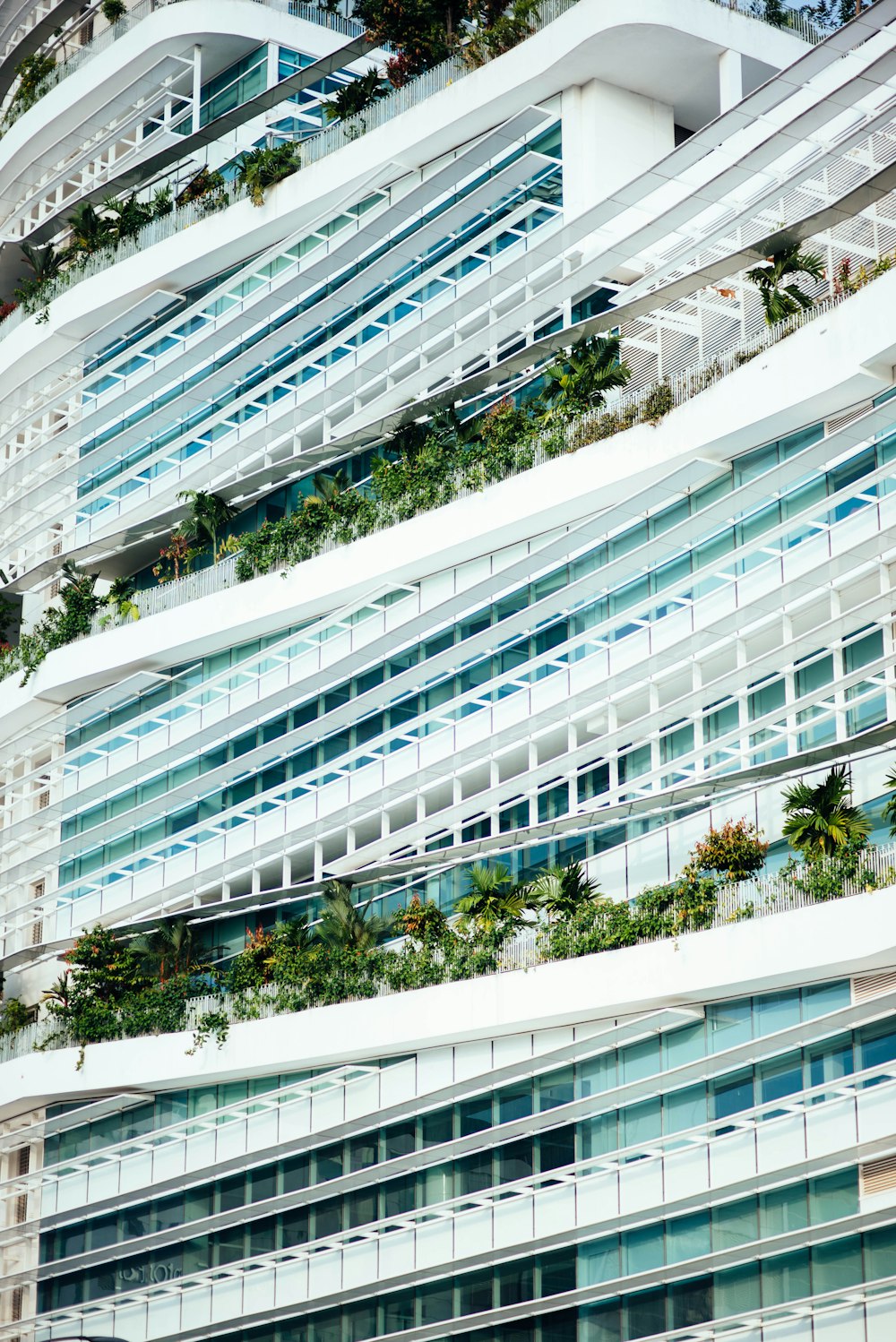 Bâtiment en béton blanc