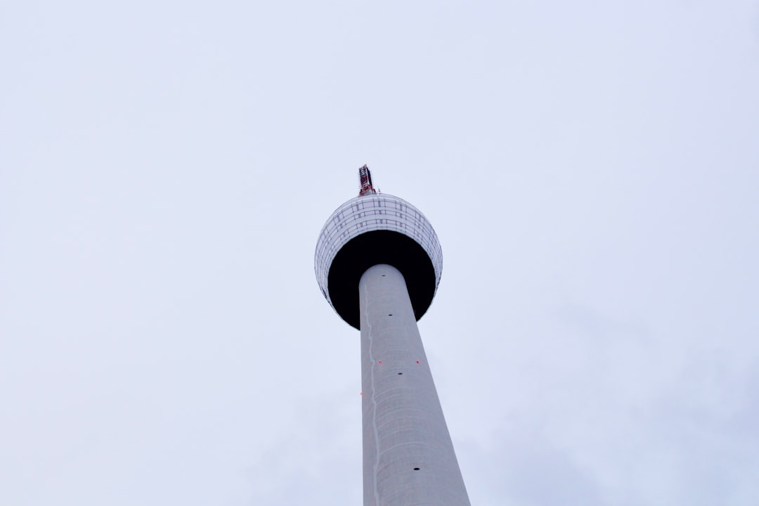 white CN tower
