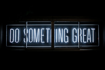Do Something Great - Chi sono