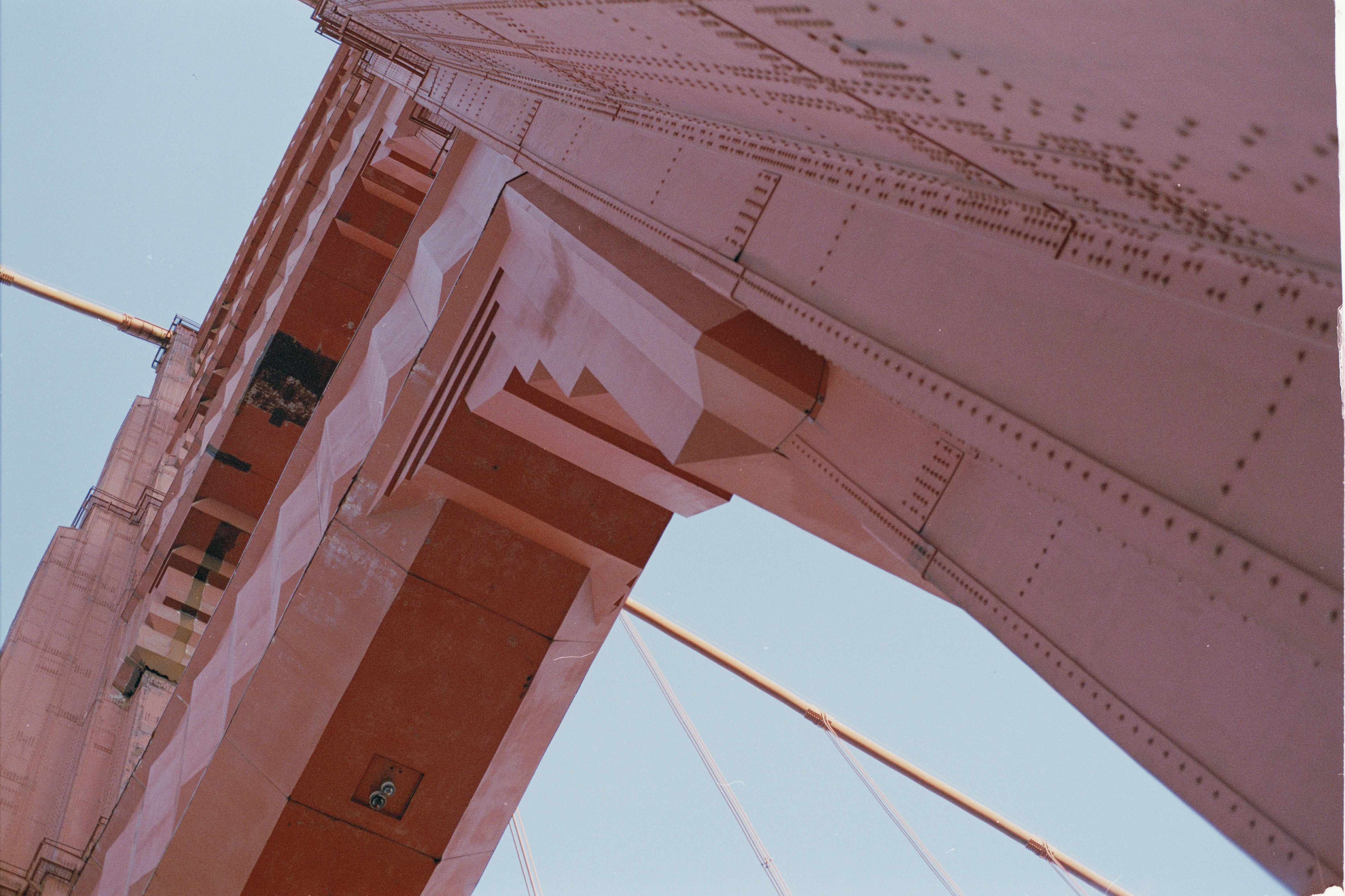 gray computer monitor