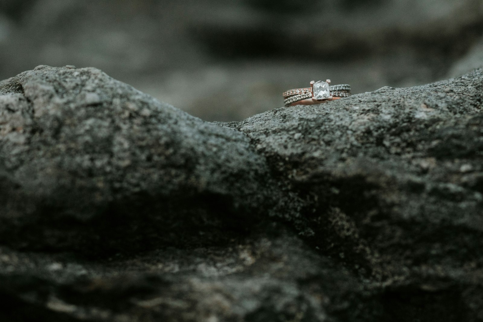 Sony ILCA-77M2 + Sony 100mm F2.8 Macro sample photo. Gold-colored clear gemstone encrusted photography