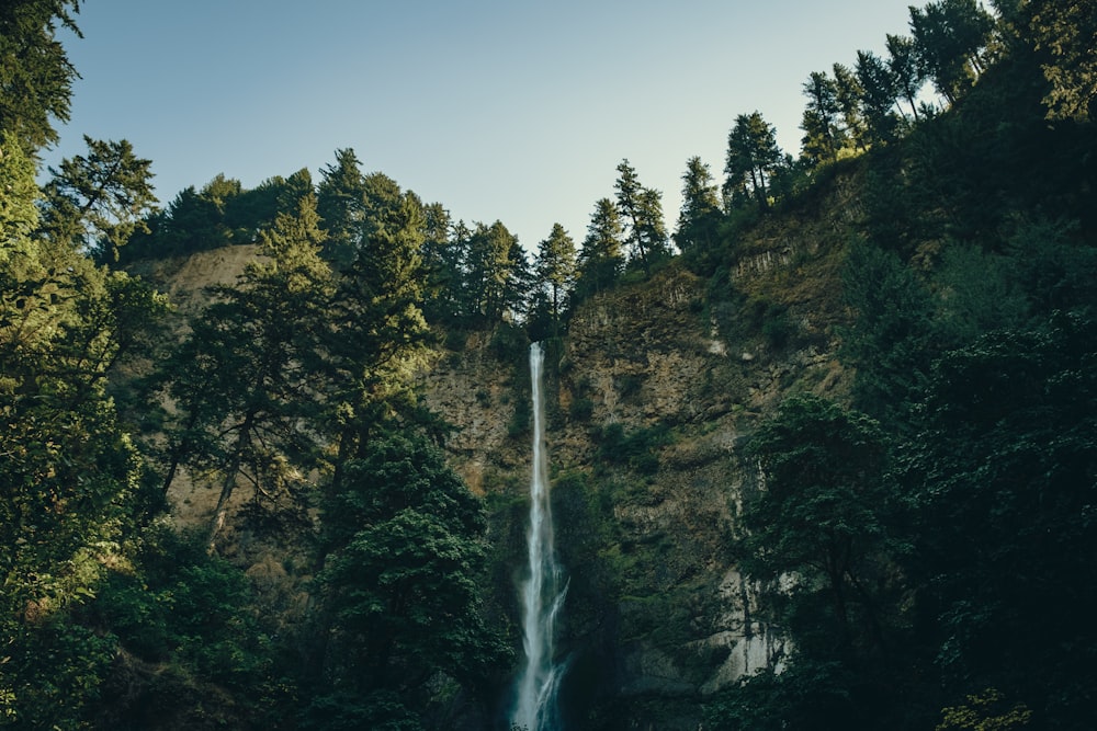 Photographie en gros plan de chutes d’eau