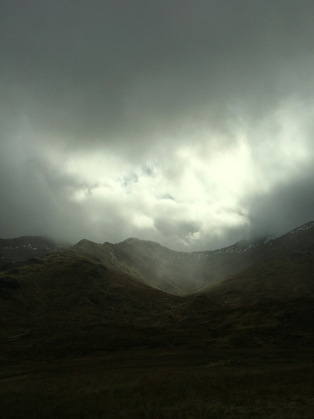 mountain during daytime