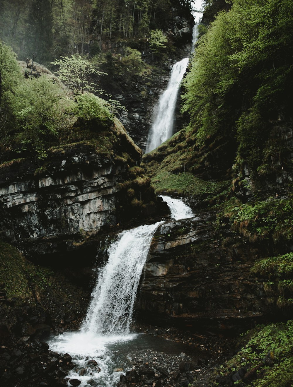 3-Schichten-Wasserfall, aufgenommen am Tag