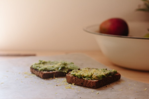 Ricotta Toast met Peer en Walnoot
