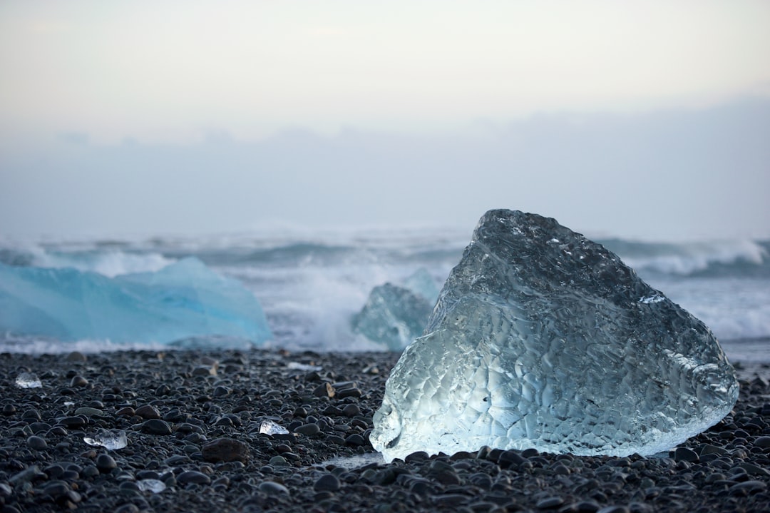 travelers stories about Ocean in Diamond Beach (Ice Beach), Iceland