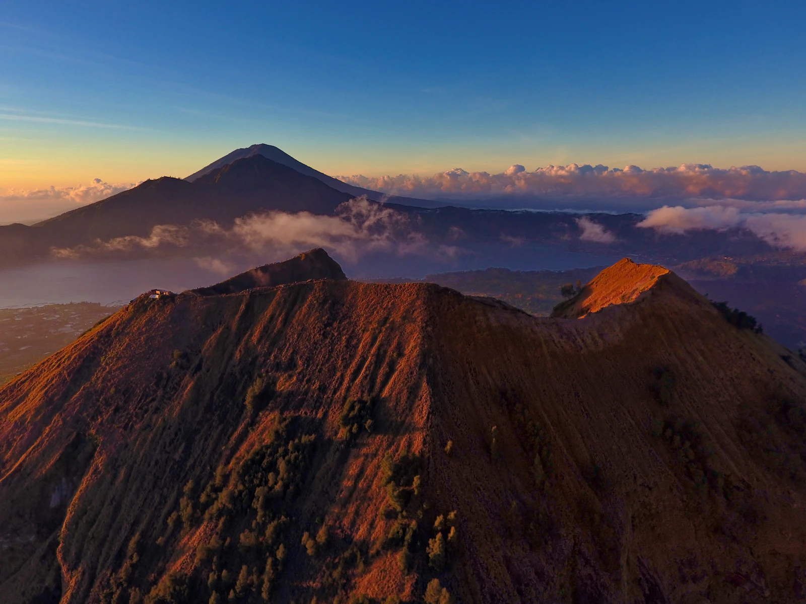 Pemandangan Danau Batur dan kawasan Kintamani, lokasi Desa Trunyan di Bali