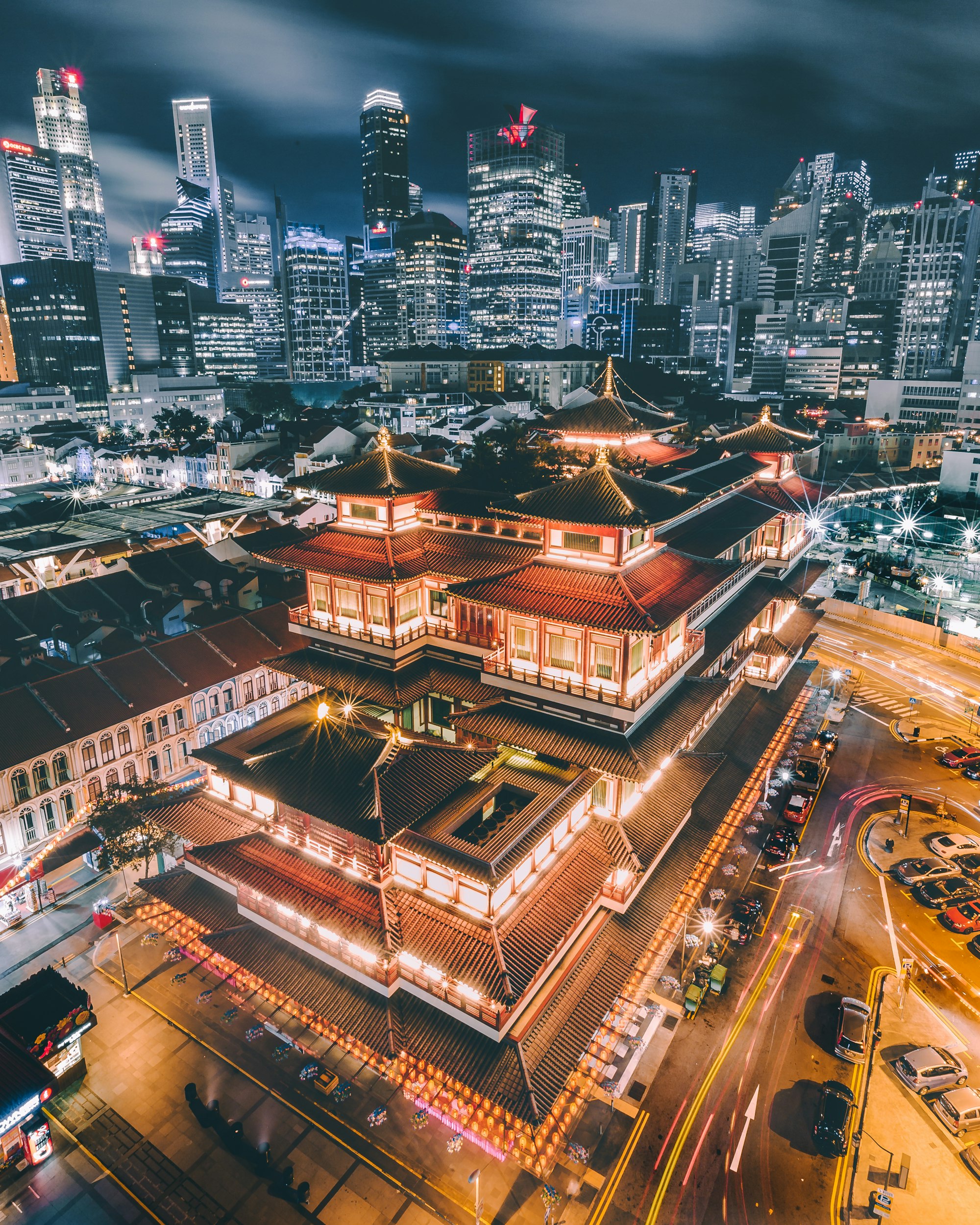The Buddha Tooth Relic Temple and Museum only lights up a few times in a year during special occasions. I was lucky to capture this that night.