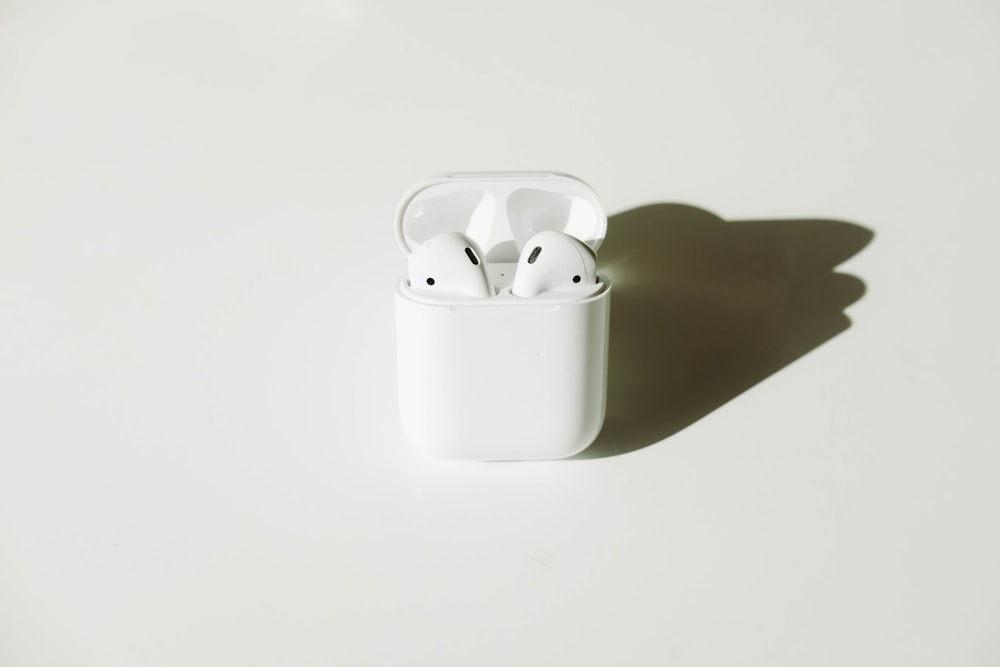 충전 케이스가 있는 Apple Airpods