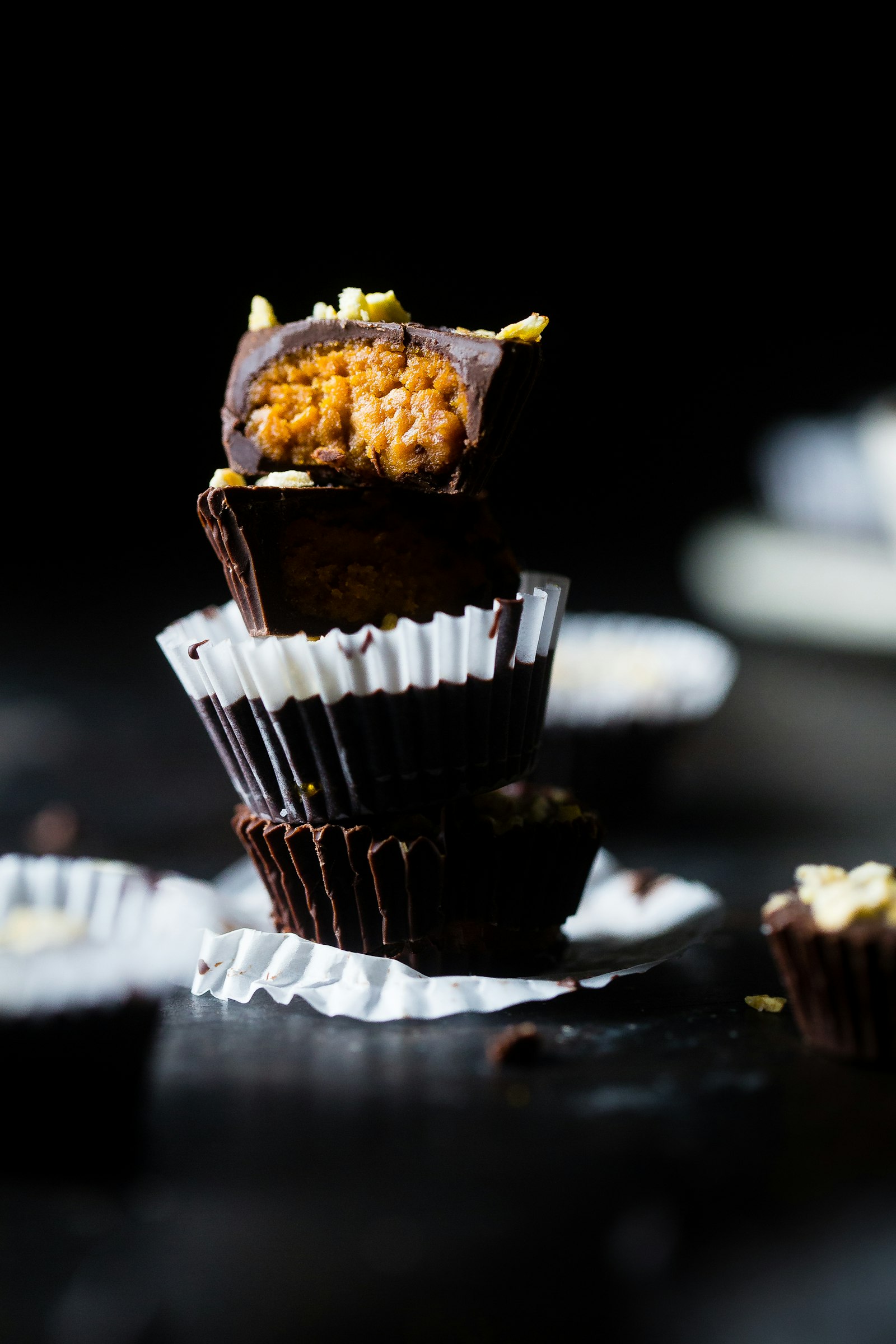 Canon EOS 6D + Canon EF 100mm F2.8L Macro IS USM sample photo. Brownies and cupcakes photography