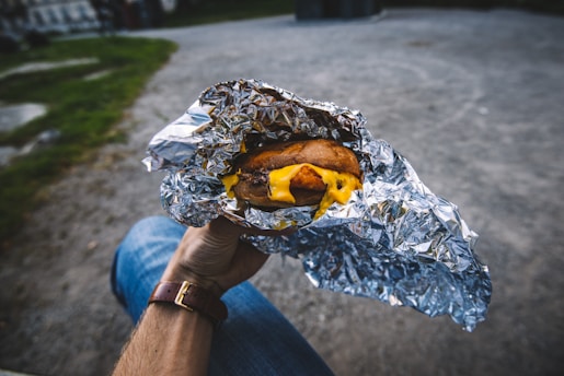 Risks of using aluminum foil to cook food