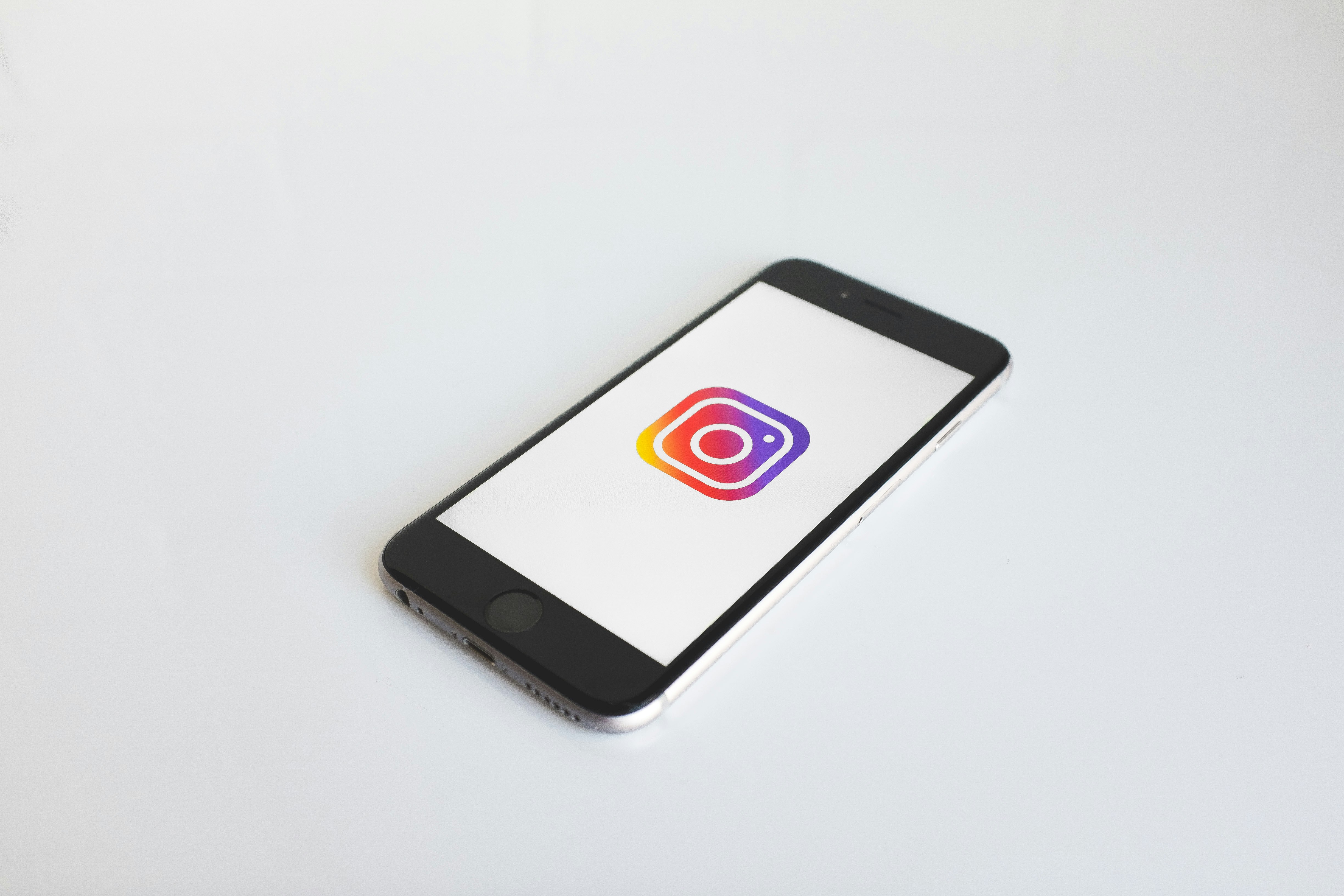 Instagram logo in space gray iPhone 6