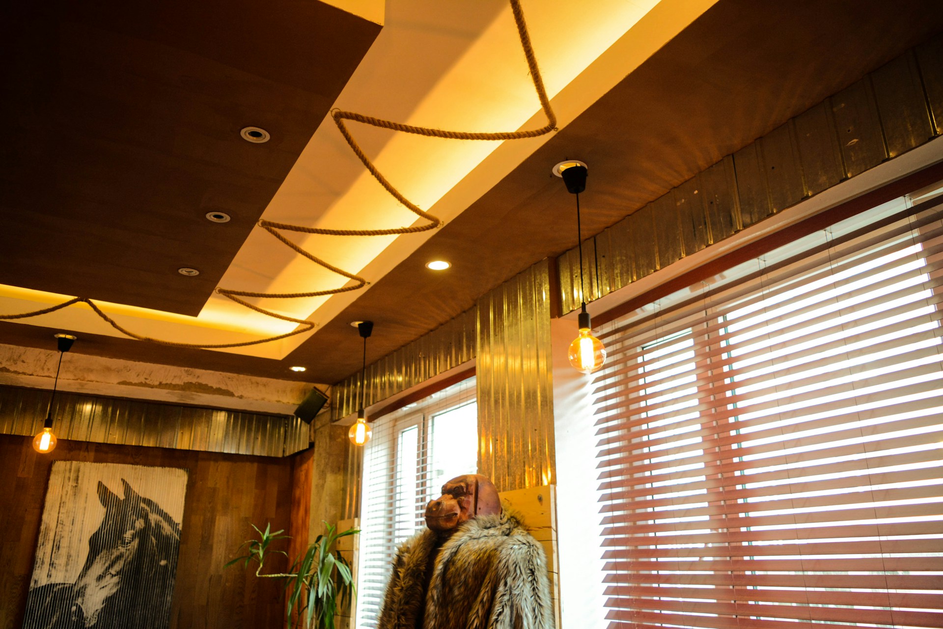 gray computer monitor