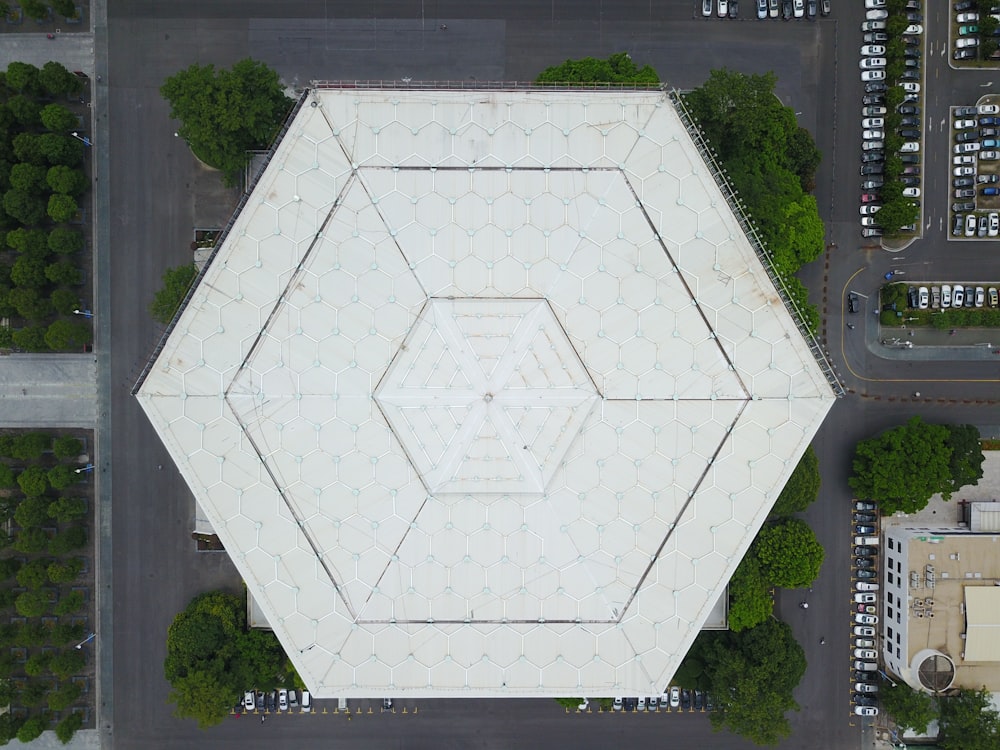 Photographie aérienne du sommet de l’immeuble