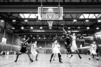 Latihan fisik Olahraga Basket by unsplash