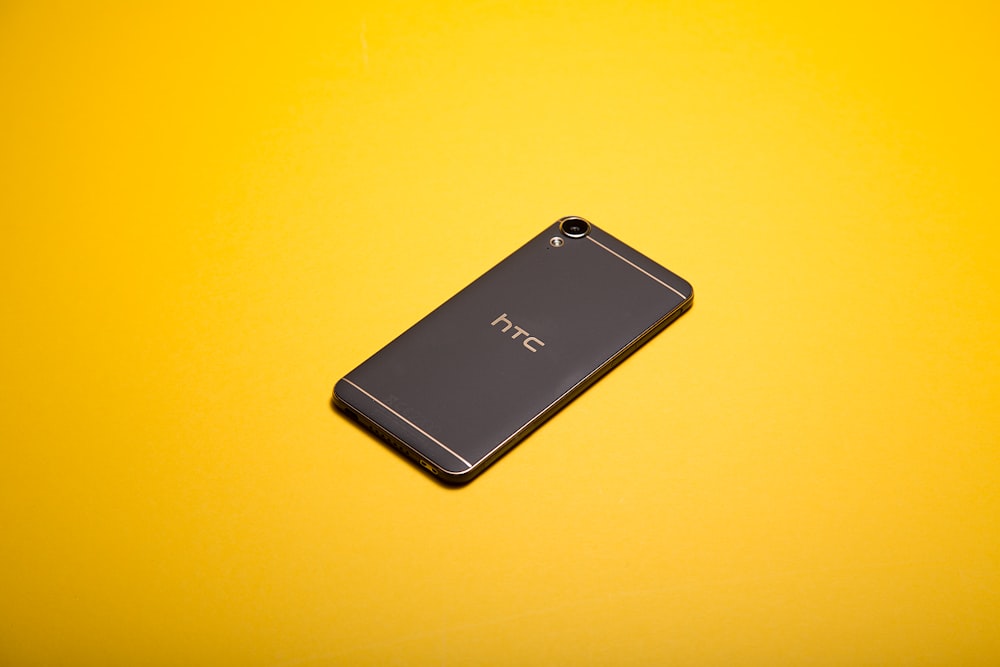 preto HTC Android smartphone