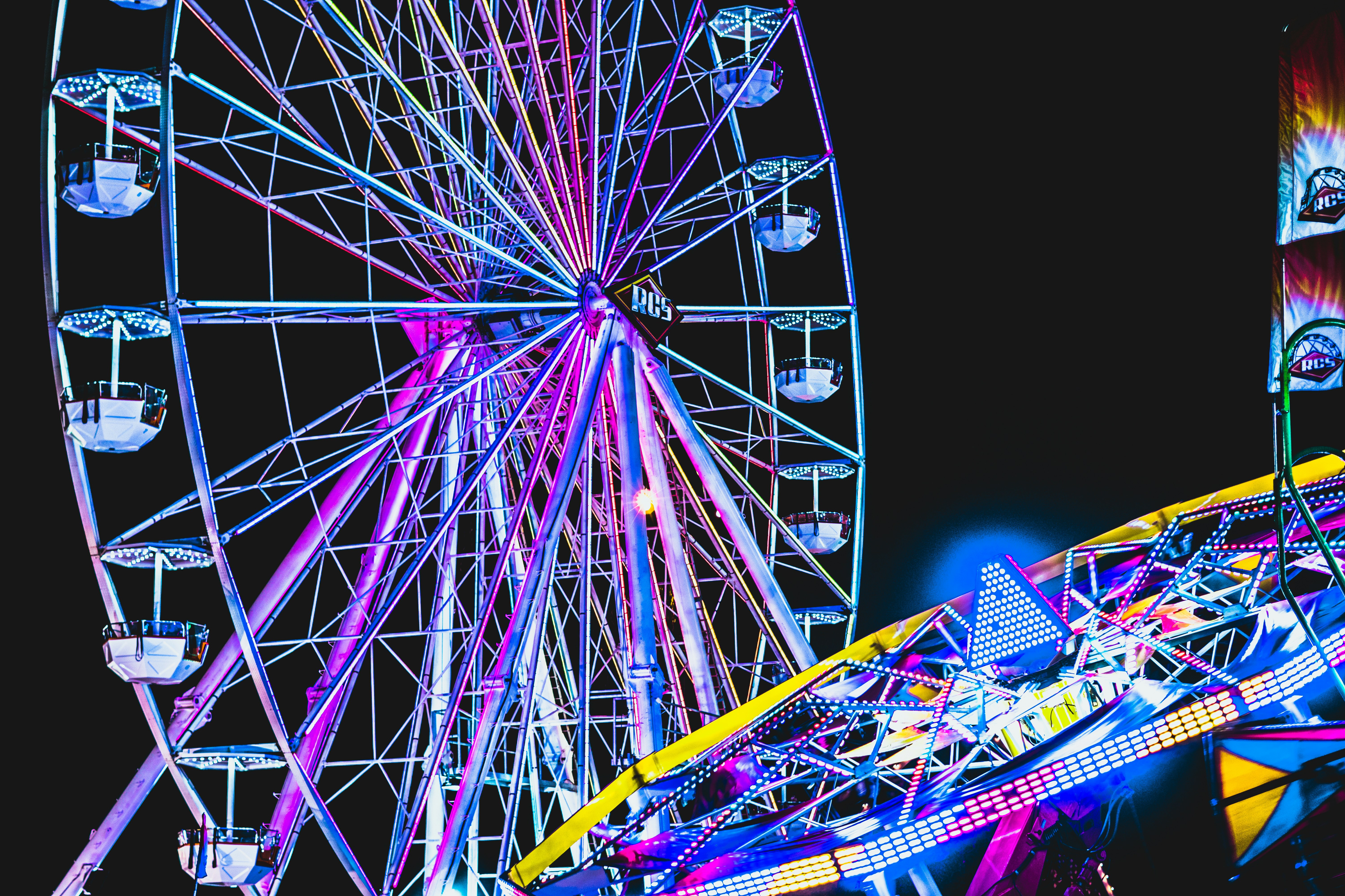 lighted multicolored ferris wheel