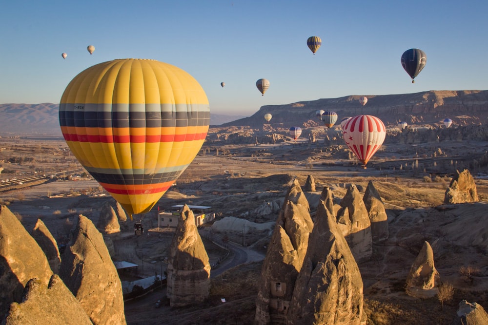 Trece globos aerostáticos