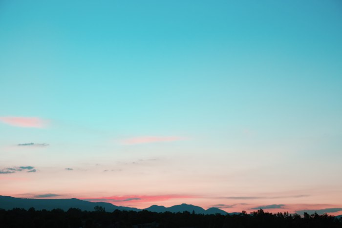 Mexican dating sites free — Mexico City skyline at dusk representing online dating in Mexico