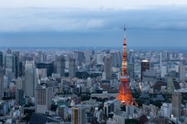 Cityscape of Várzea Paulista with a focus on media and broadcasting buildings.