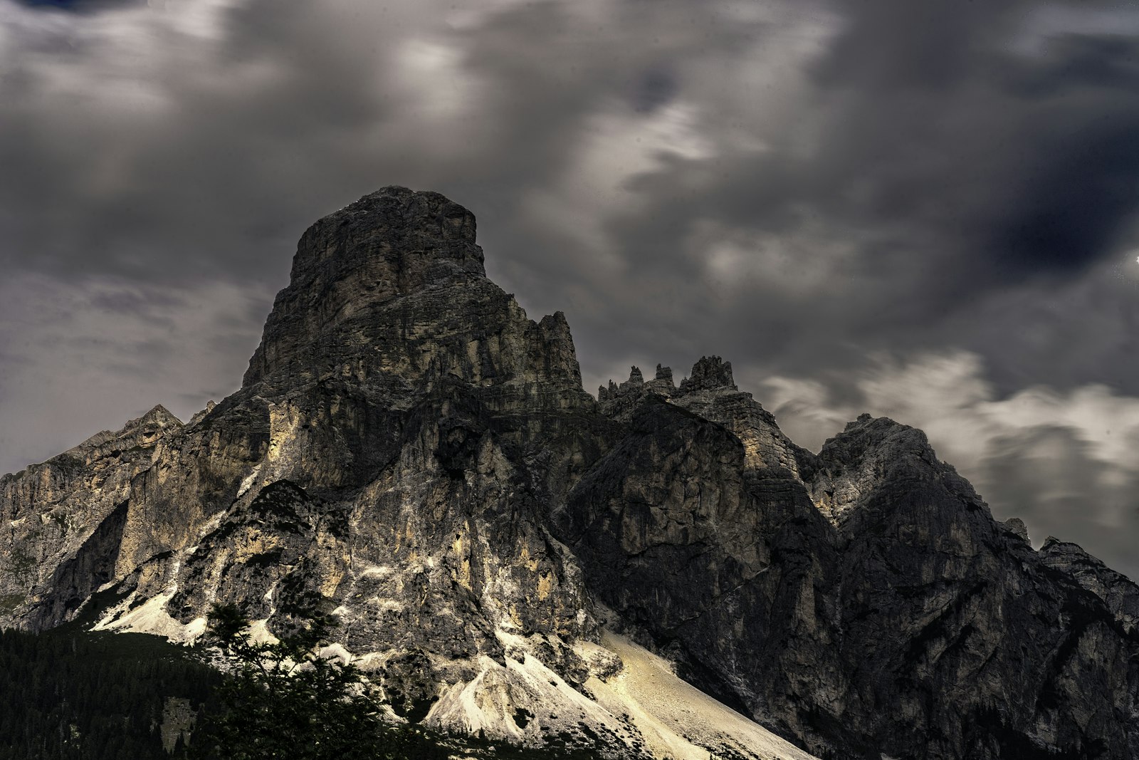 Nikon D7200 + Sigma 17-70mm F2.8-4 DC Macro OS HSM | C sample photo. Brown mountains covered by photography