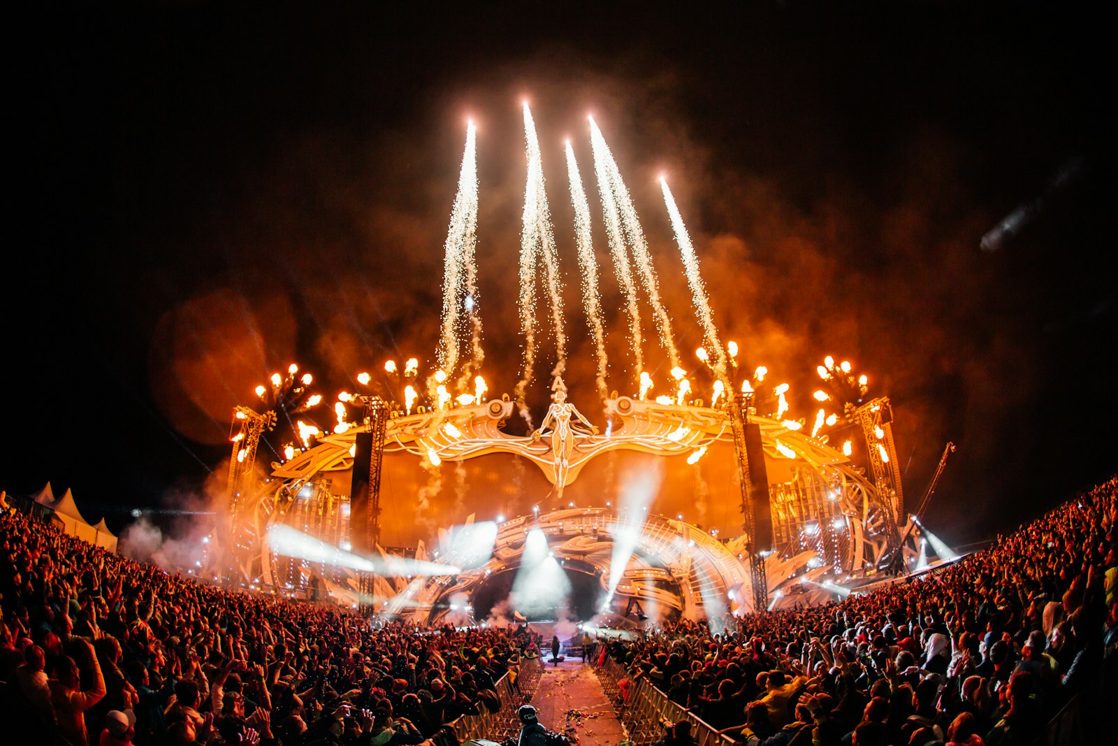 Canon EOS 5D Mark III + Canon EF 15mm F2.8 Fisheye sample photo. Fireworks launching on stage photography