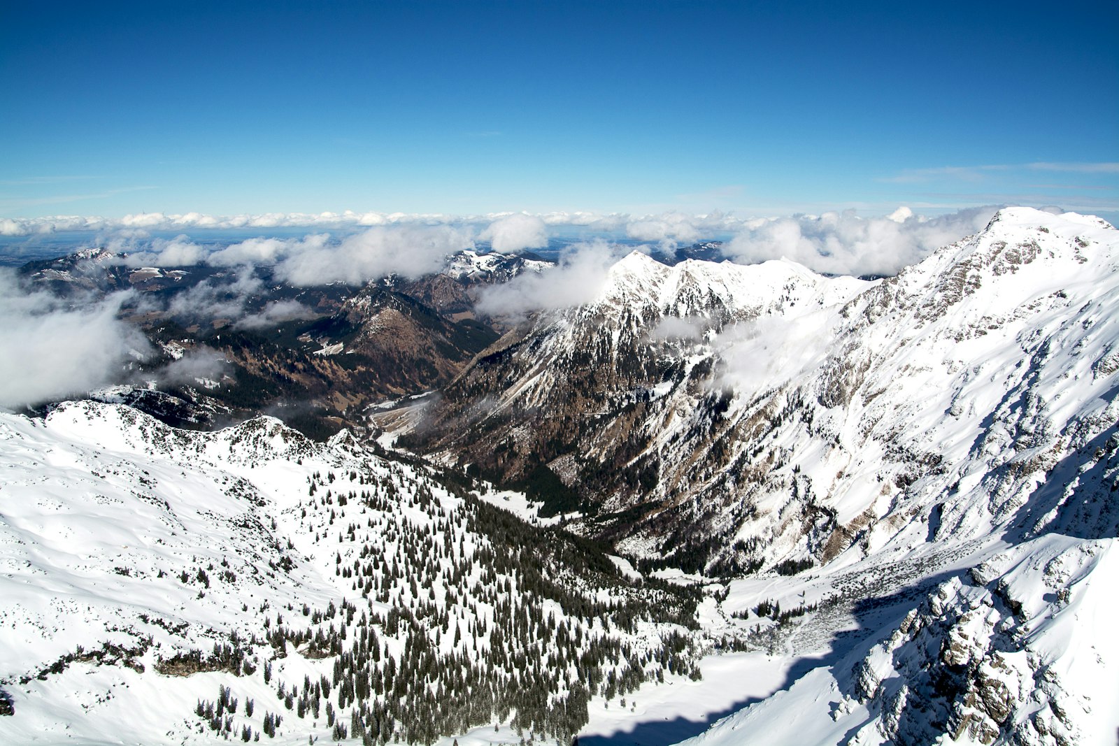 Nikon D5200 + Tamron 18-270mm F3.5-6.3 Di II VC PZD sample photo. Aerial photo of mountains photography