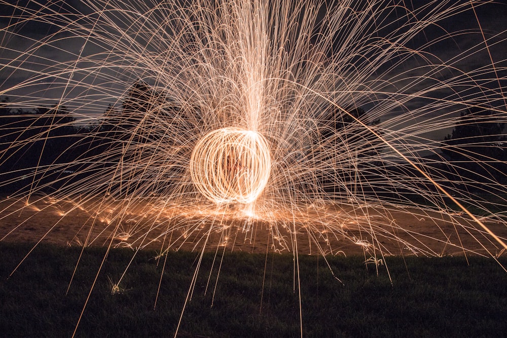 Fotografía de lapso de tiempo de petardos