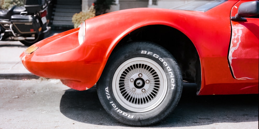 roda multi-raios cromada e conjunto de pneus