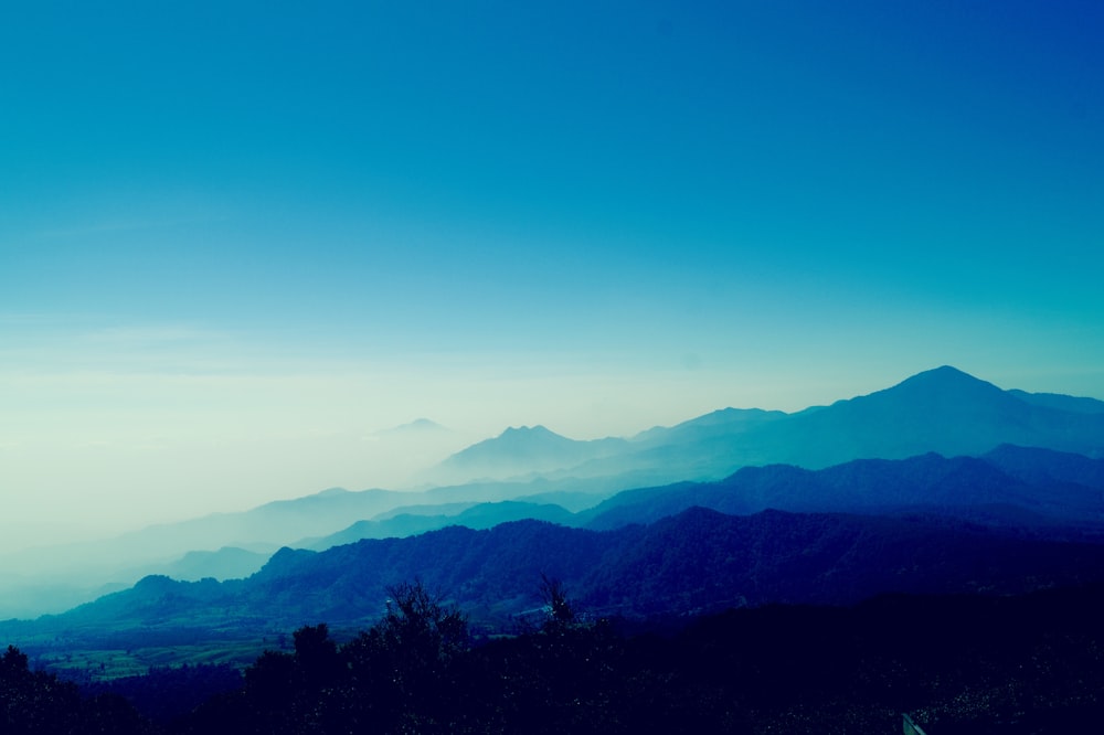 photography of silhoutte of mountains