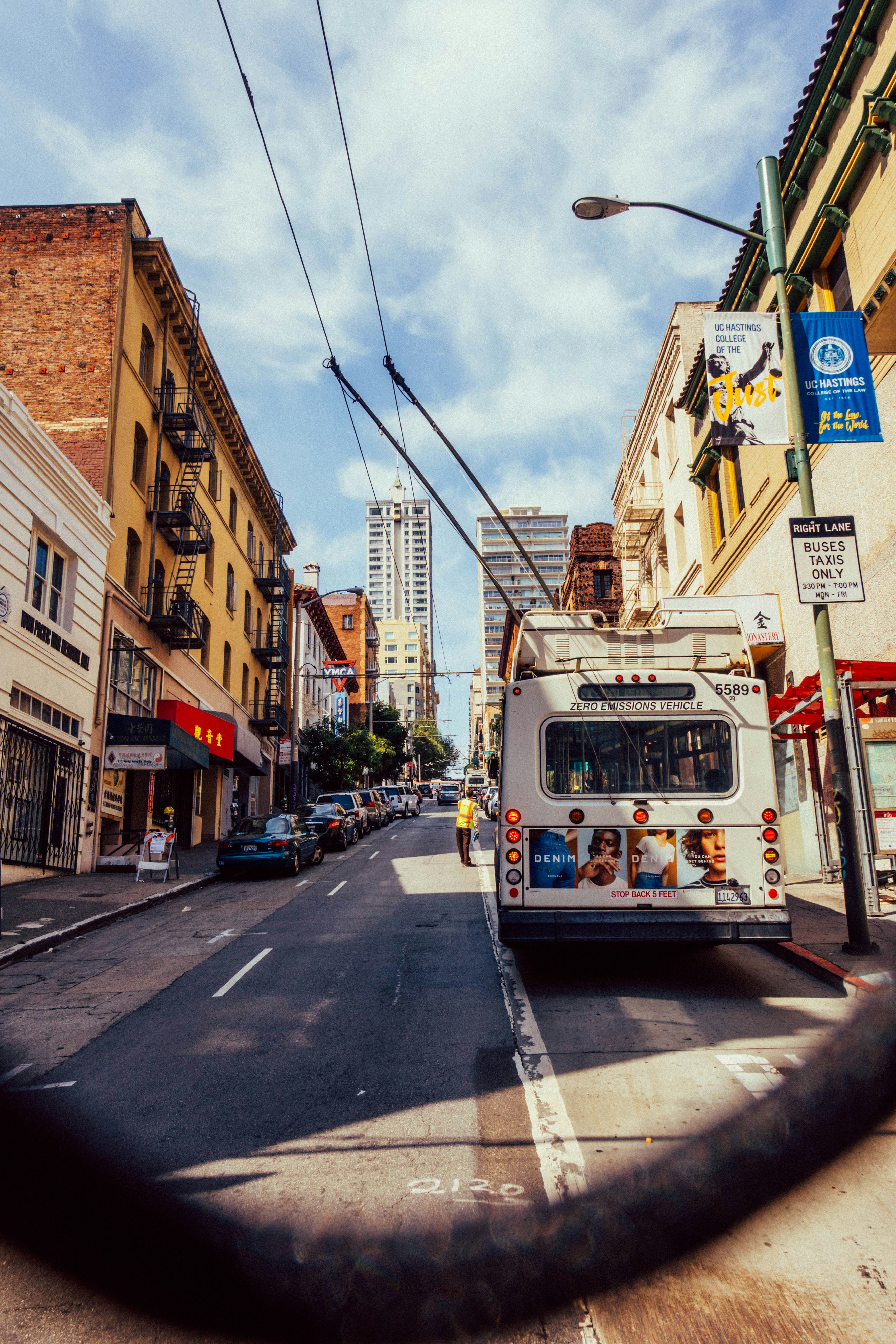 photo-1506046779338-9429262ed739?ixlib=rb-1.2.1&ixid=eyJhcHBfaWQiOjEyMDd9&auto=format&fit=crop&w=934&q=80