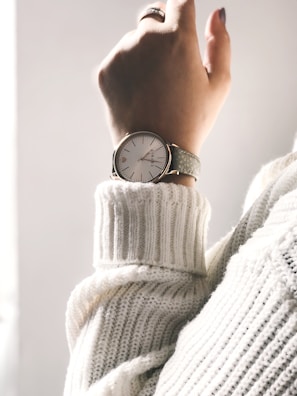 Pretty Lifestyle Finds - analog watch