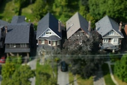 tilt-shift photography of house minitaure