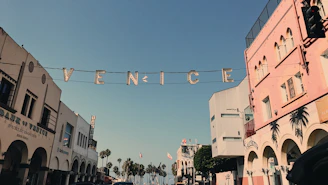 Venice handing decor outside