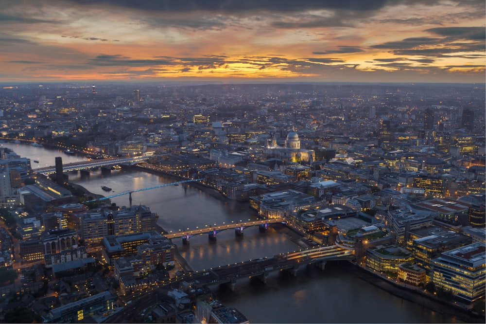 Photographie de vue aérienne de la ville