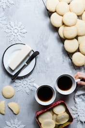 cookie lot near mug and plate