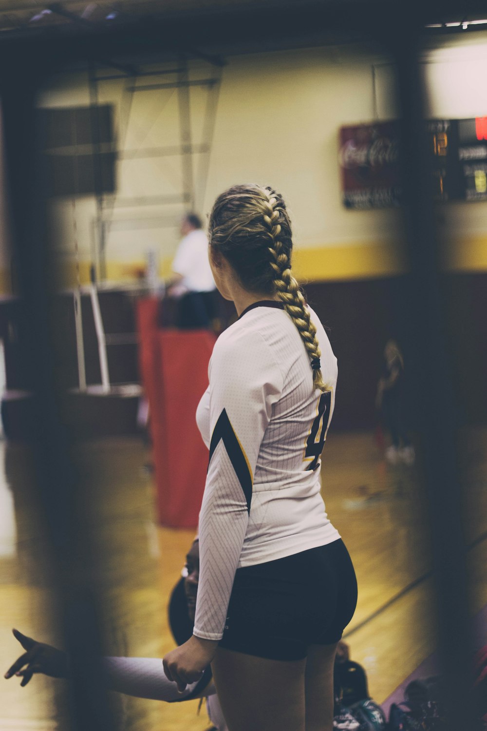 shallow focus photography of woman facing at sideway