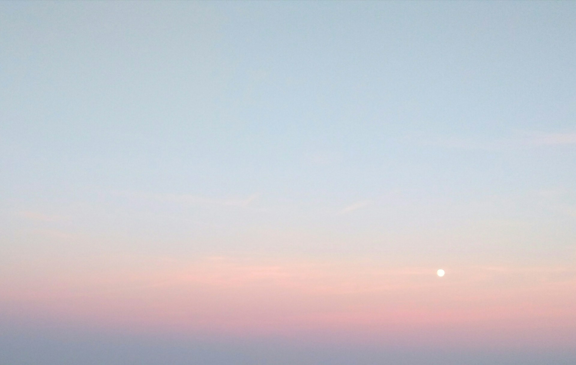 worms eye view photography of gray and pink sky