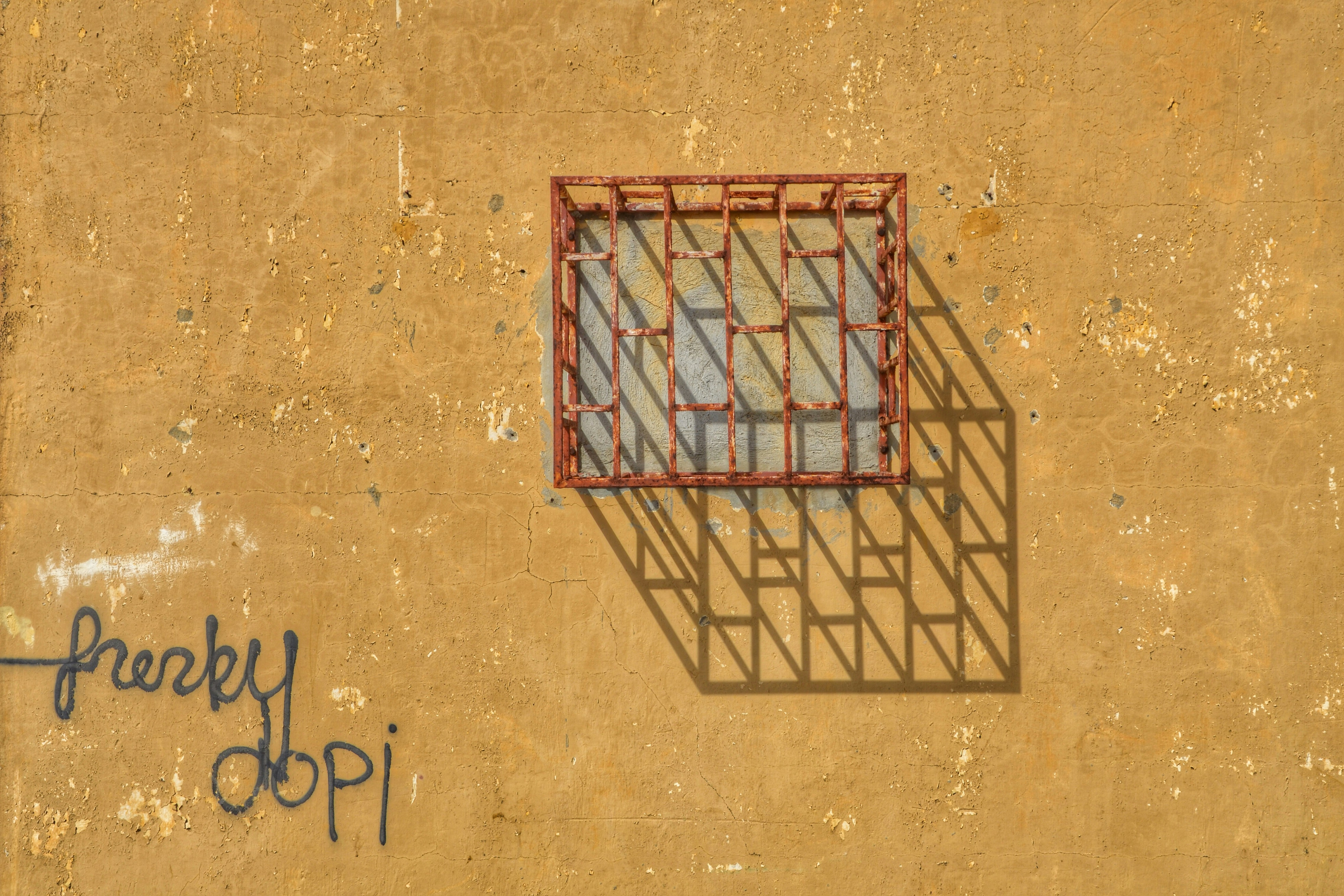 Ni bien, ni mal, ni todo lo contrario