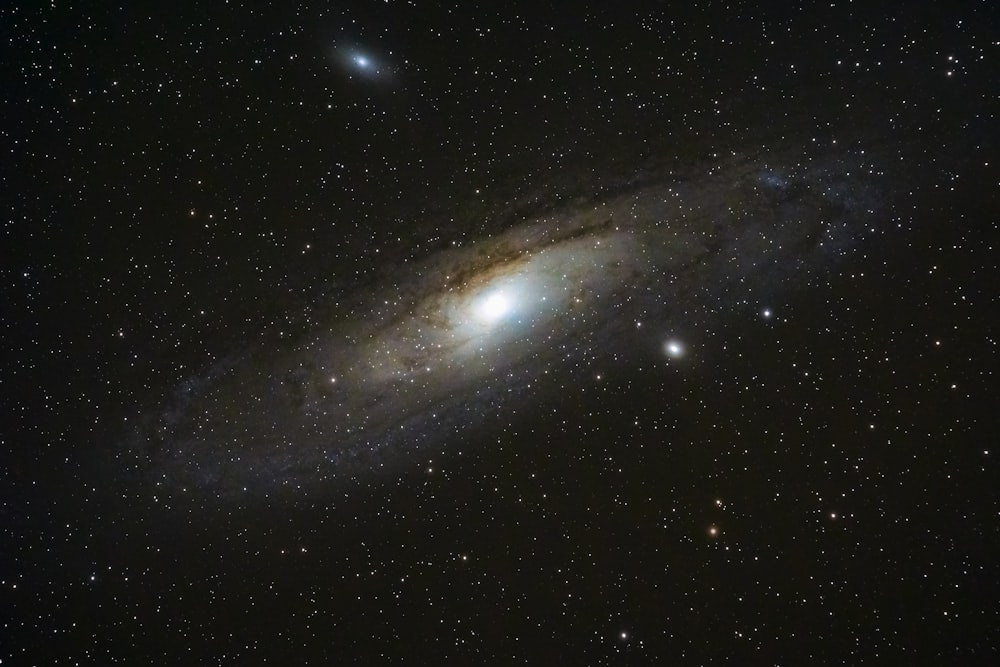 Galaxia con noche estrellada